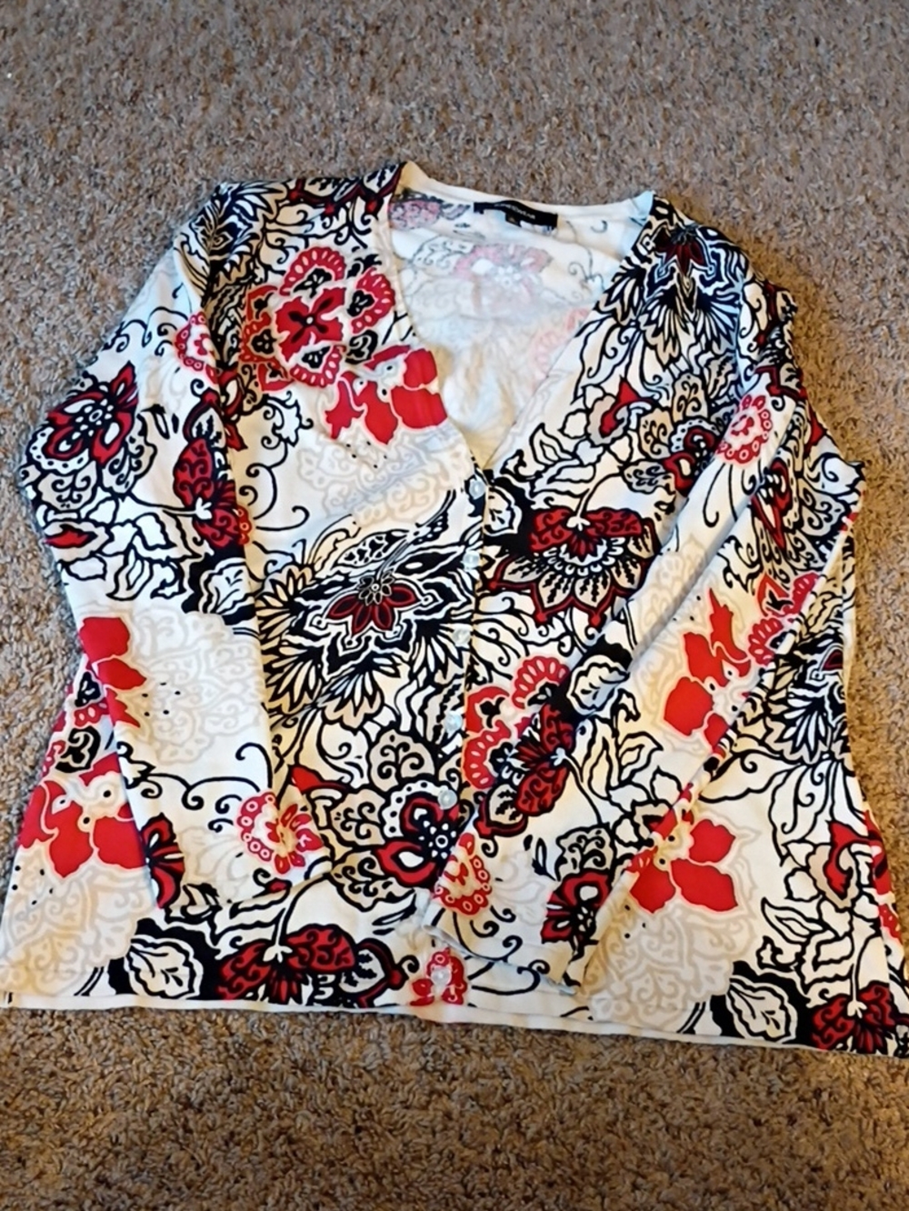 Jones Wear Women's Floral V-Neck Button Cardigan - Red & Black